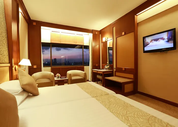 Asia Hotel Bangkok 4*